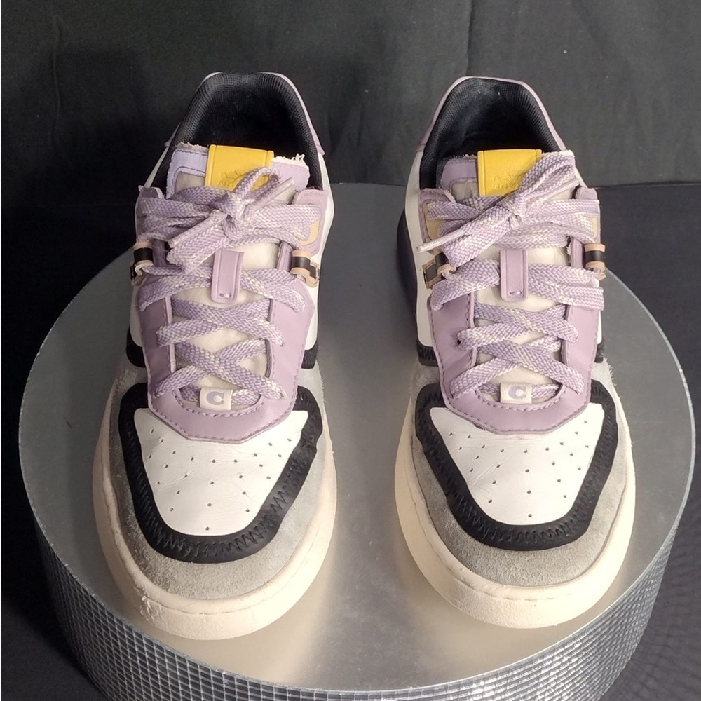 Coach Stylish Women's Sneakers in Purple and White size 7.5 pre owned good cond